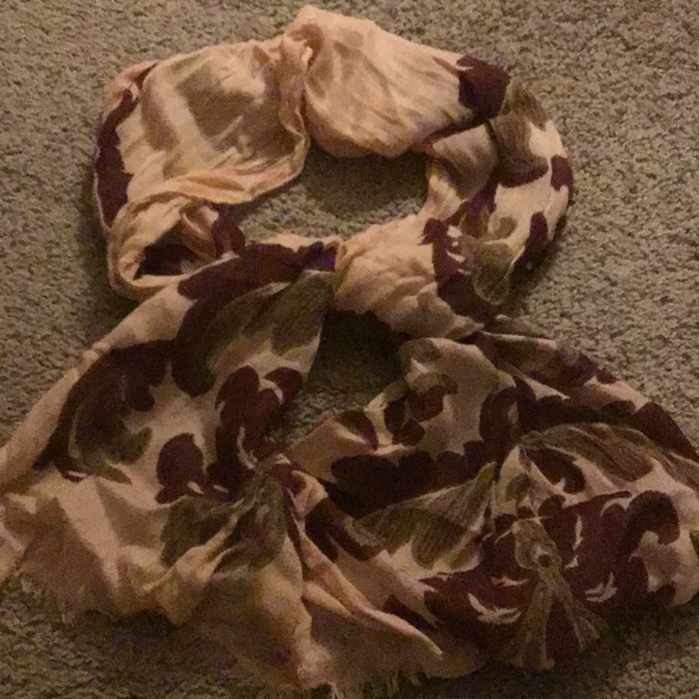 Scarf with flowers